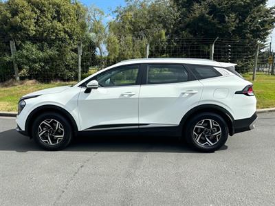 2022 Kia Sportage - Thumbnail